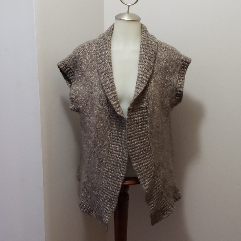 Short sleeve cardigan